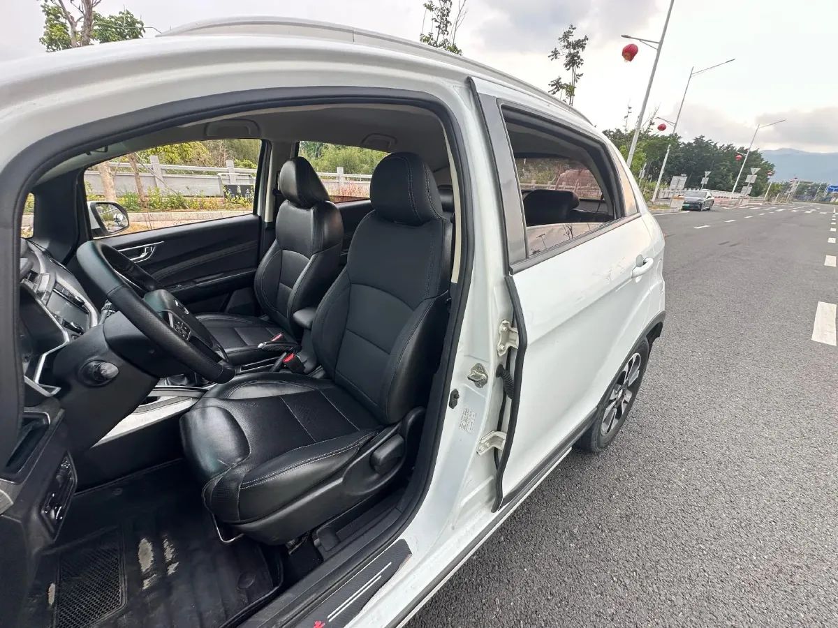 2017 Geely Vision X3 1.5L 102HP L4 5MT,autocango,china used car exporter,china ev exporter,chinese used car exporter,chinese used ev exporter