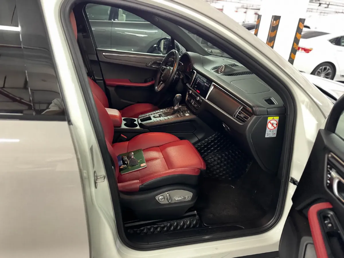 2018 Porsche Macan 2.0T 252HP L4 7DCT,autocango,china used car exporter,china ev exporter,chinese used car exporter,chinese used ev exporter