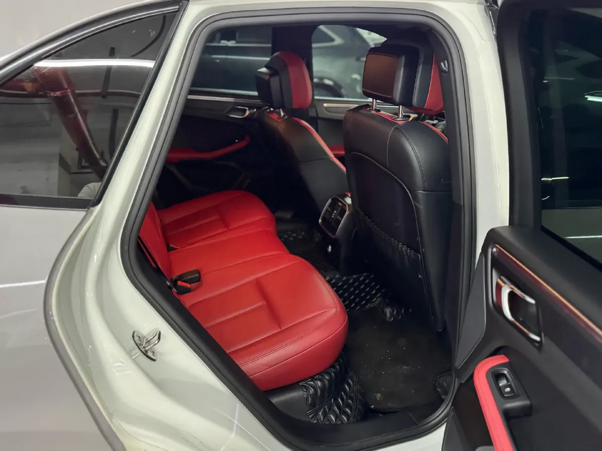 2018 Porsche Macan 2.0T 252HP L4 7DCT,autocango,china used car exporter,china ev exporter,chinese used car exporter,chinese used ev exporter