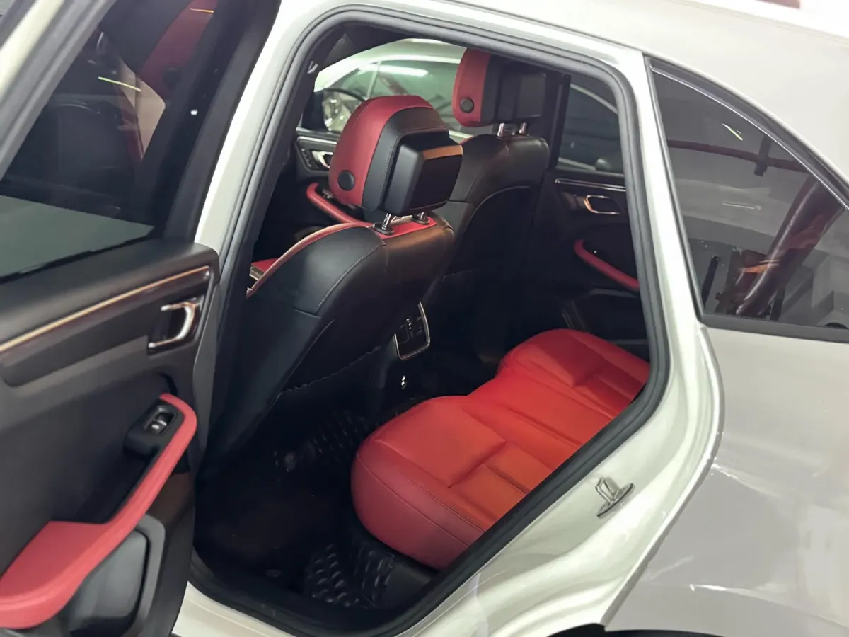 2018 Porsche Macan 2.0T 252HP L4 7DCT,autocango,china used car exporter,china ev exporter,chinese used car exporter,chinese used ev exporter