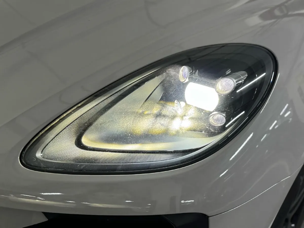 2018 Porsche Macan 2.0T 252HP L4 7DCT,autocango,china used car exporter,china ev exporter,chinese used car exporter,chinese used ev exporter