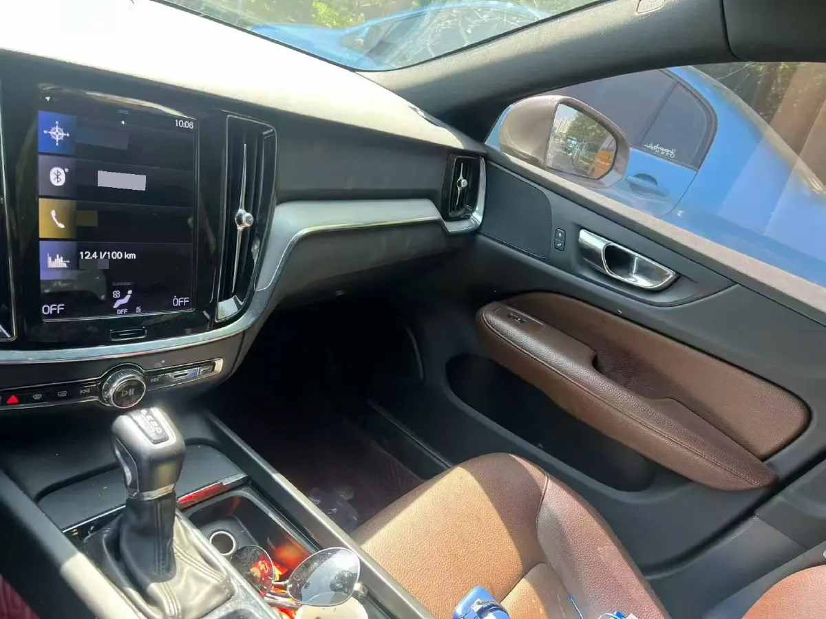 2021 Volvo S60 2.0T 190HP L4 8AT,autocango,china used car exporter,china ev exporter,chinese used car exporter,chinese used ev exporter