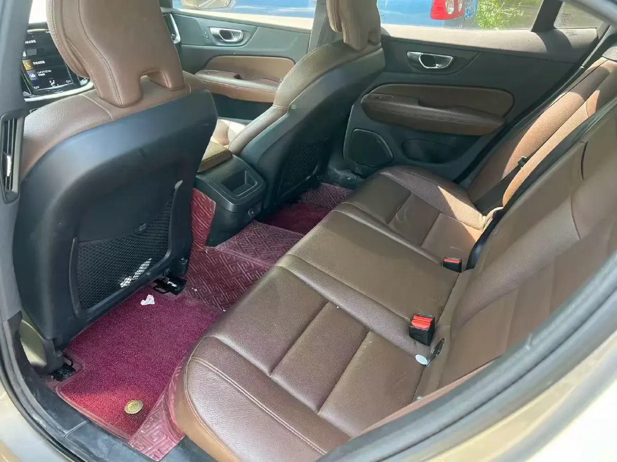 2021 Volvo S60 2.0T 190HP L4 8AT,autocango,china used car exporter,china ev exporter,chinese used car exporter,chinese used ev exporter