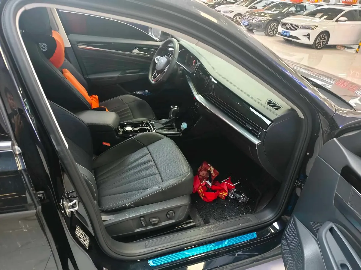 2024 Volkswagen Passat 2.0T 220HP L4 7DCT,autocango,china used car exporter,china ev exporter,chinese used car exporter,chinese used ev exporter