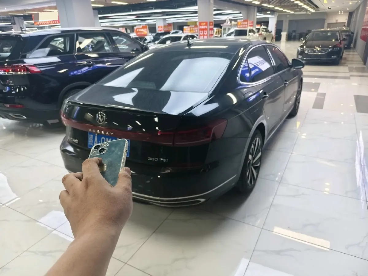 2024 Volkswagen Passat 2.0T 220HP L4 7DCT,autocango,china used car exporter,china ev exporter,chinese used car exporter,chinese used ev exporter