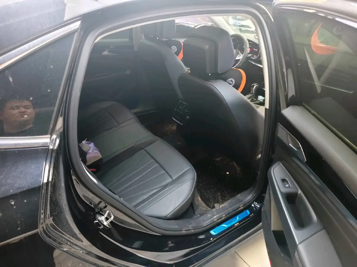 2024 Volkswagen Passat 2.0T 220HP L4 7DCT,autocango,china used car exporter,china ev exporter,chinese used car exporter,chinese used ev exporter