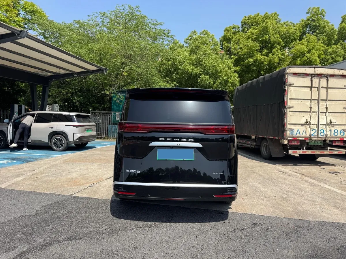 2024 Denza D9 1.5T 139HP L4 E-CVT PHEV 40KWH,autocango,china used car exporter,china ev exporter,chinese used car exporter,chinese used ev exporter