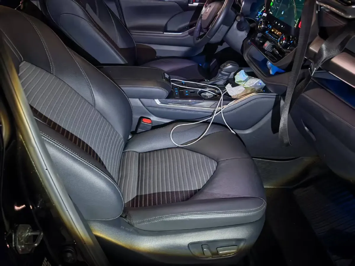 2022 Toyota Crown Kluger 2.5L 192HP L4 E-CVT Hybrid,autocango,china used car exporter,china ev exporter,chinese used car exporter,chinese used ev exporter