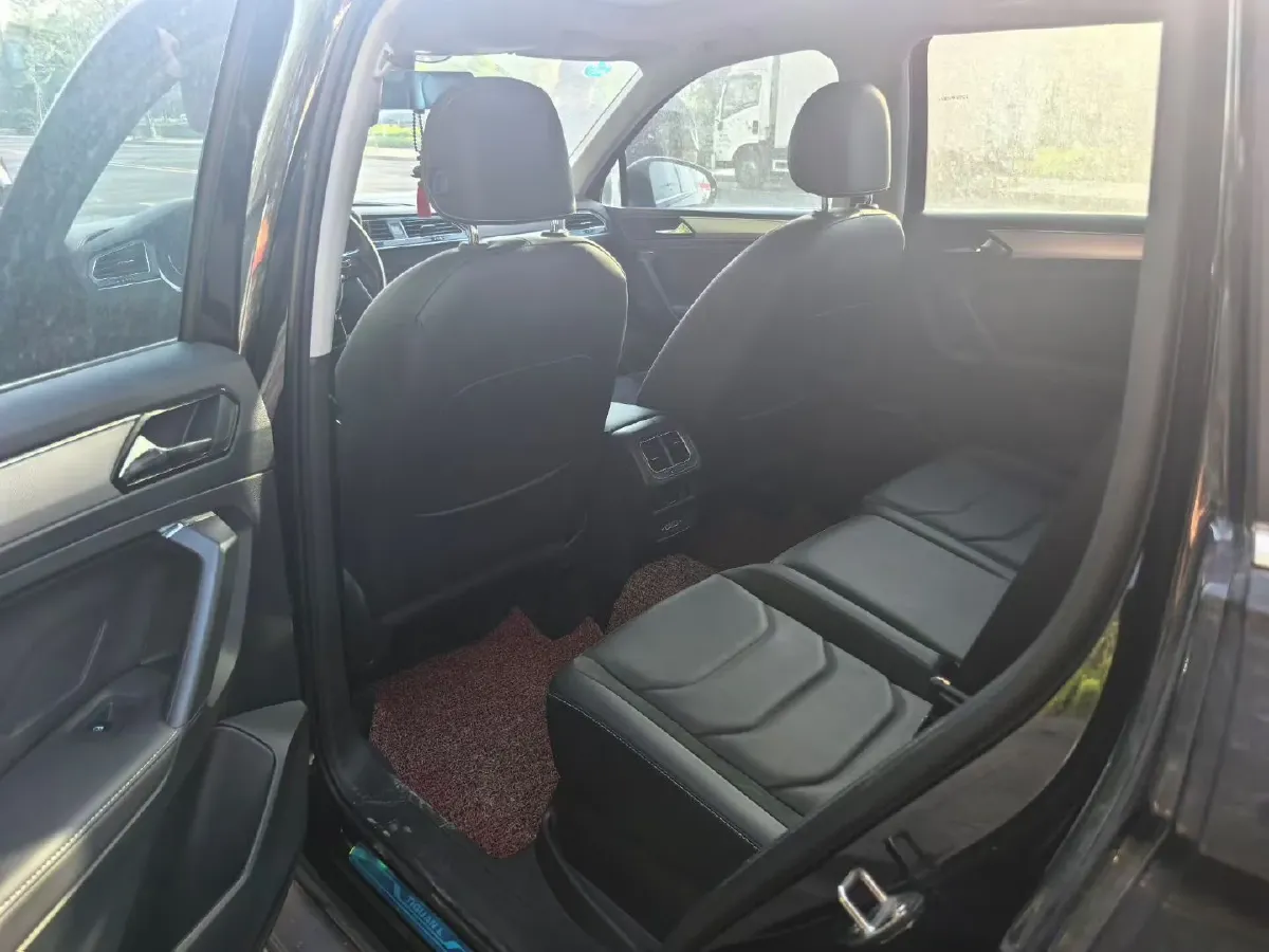 2019 HongQi HS5 2.0T 224HP L4 6AT,autocango,china used car exporter,china ev exporter,chinese used car exporter,chinese used ev exporter