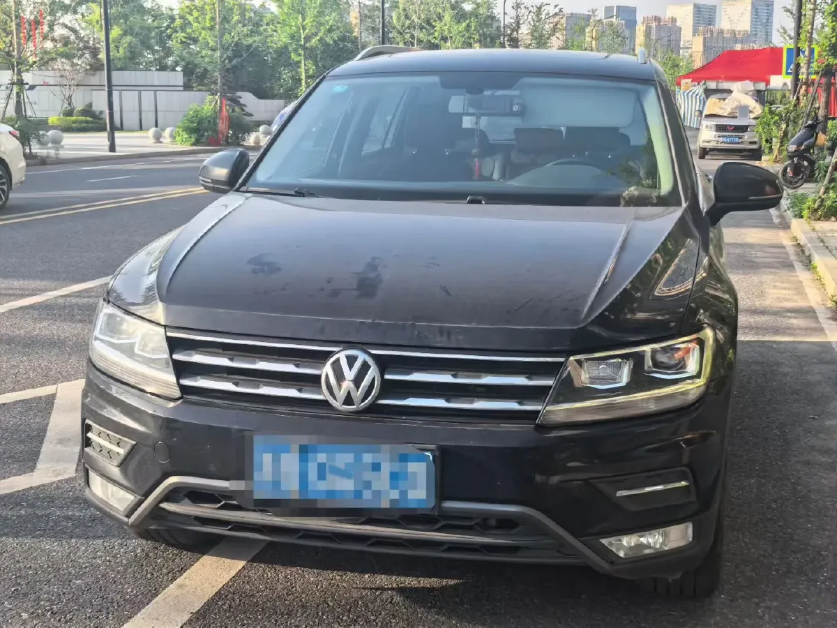 2019 HongQi HS5 2.0T 224HP L4 6AT,autocango,china used car exporter,china ev exporter,chinese used car exporter,chinese used ev exporter
