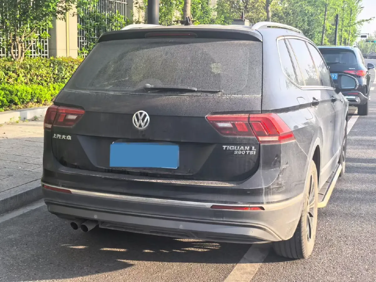 2019 HongQi HS5 2.0T 224HP L4 6AT,autocango,china used car exporter,china ev exporter,chinese used car exporter,chinese used ev exporter