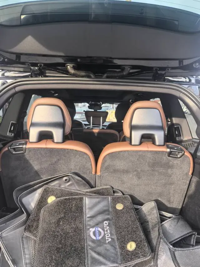 2023 Volvo XC90 2.0T 299HP L4 8AT,autocango,china used car exporter,china ev exporter,chinese used car exporter,chinese used ev exporter