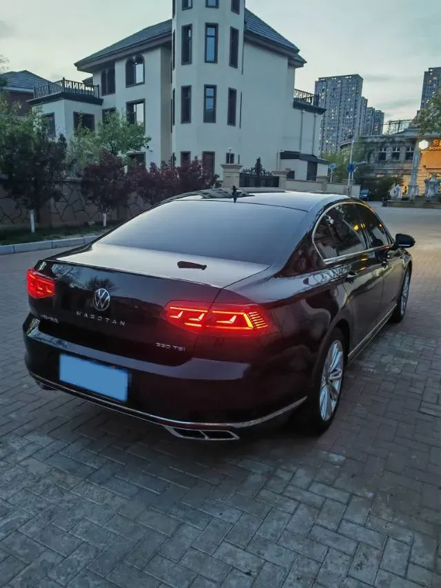 2023 Volkswagen Magotan 2.0T 220HP L4 7DCT,autocango,china used car exporter,china ev exporter,chinese used car exporter,chinese used ev exporter