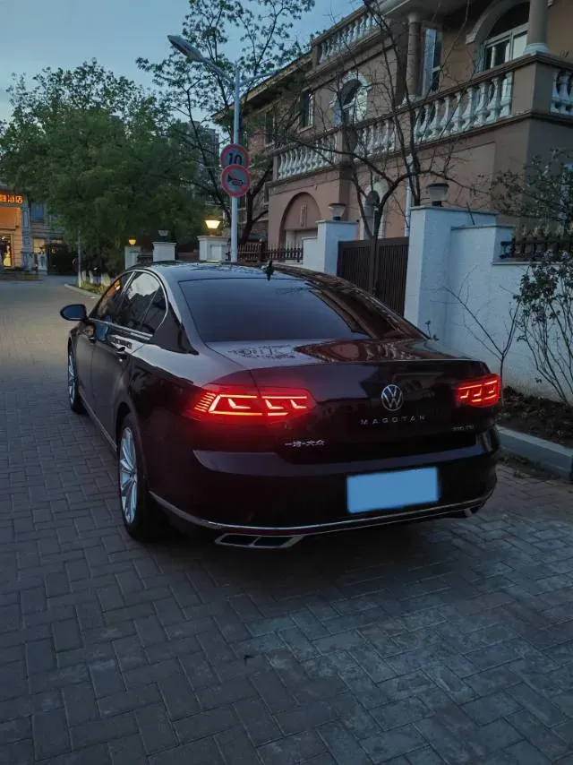 2023 Volkswagen Magotan 2.0T 220HP L4 7DCT,autocango,china used car exporter,china ev exporter,chinese used car exporter,chinese used ev exporter