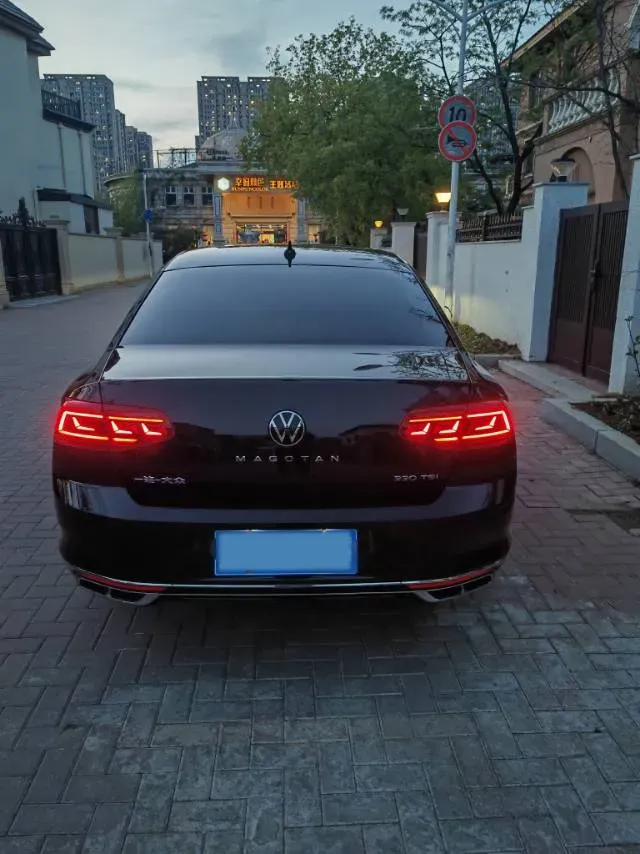 2023 Volkswagen Magotan 2.0T 220HP L4 7DCT,autocango,china used car exporter,china ev exporter,chinese used car exporter,chinese used ev exporter