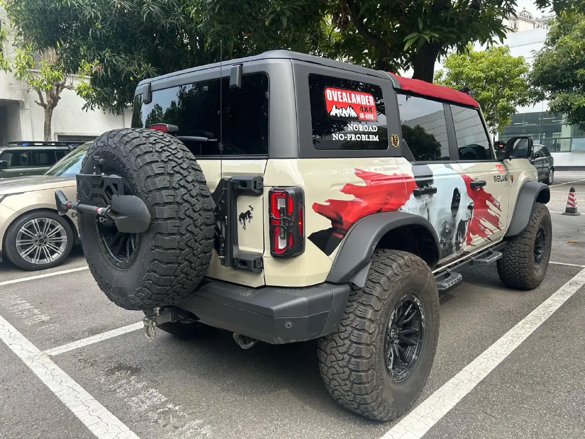 2024 Ford Bronco 2.3T 275HP L4 10AT,autocango,china used car exporter,china ev exporter,chinese used car exporter,chinese used ev exporter