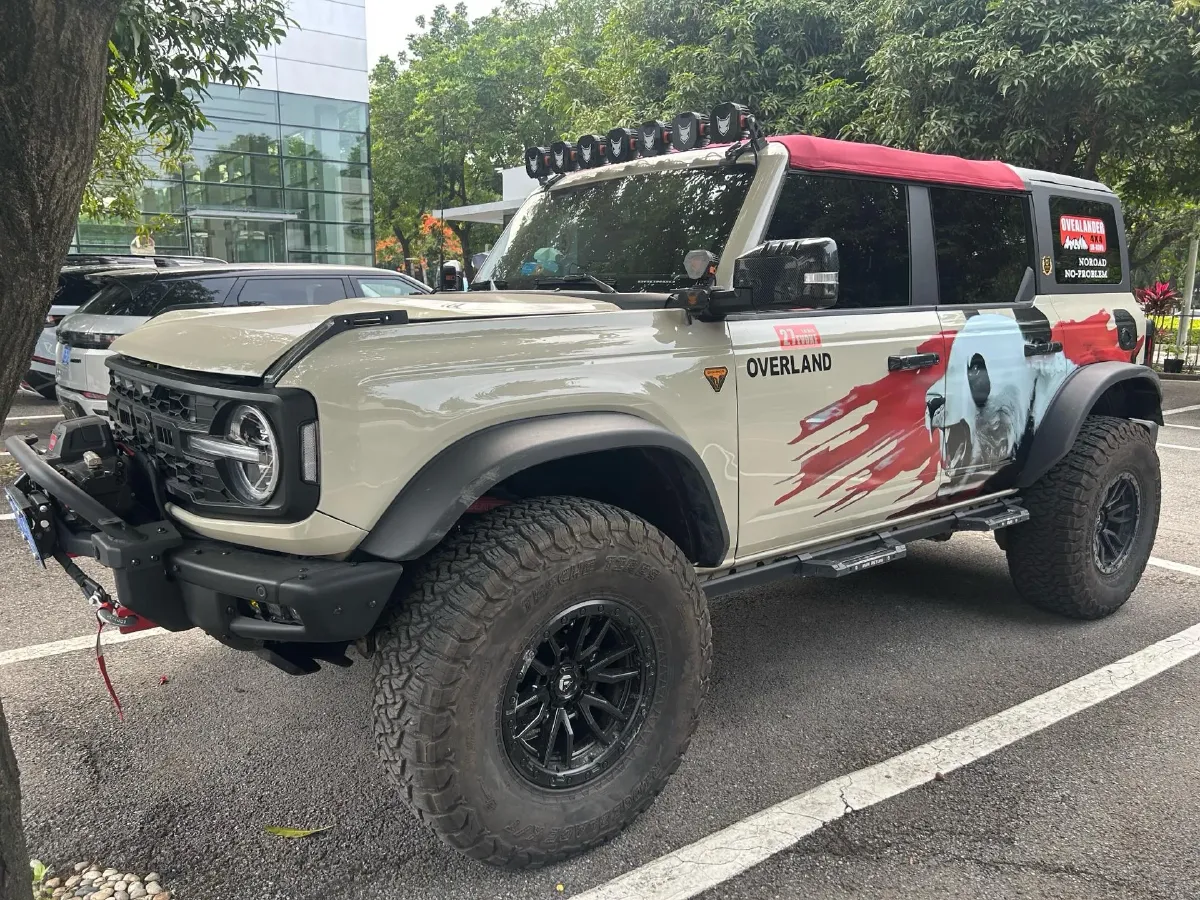 2024 Ford Bronco 2.3T 275HP L4 10AT,autocango,china used car exporter,china ev exporter,chinese used car exporter,chinese used ev exporter