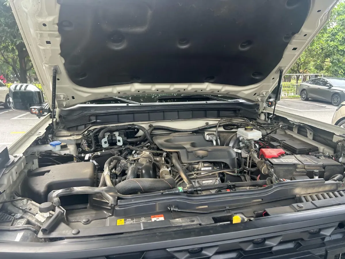 2024 Ford Bronco 2.3T 275HP L4 10AT,autocango,china used car exporter,china ev exporter,chinese used car exporter,chinese used ev exporter