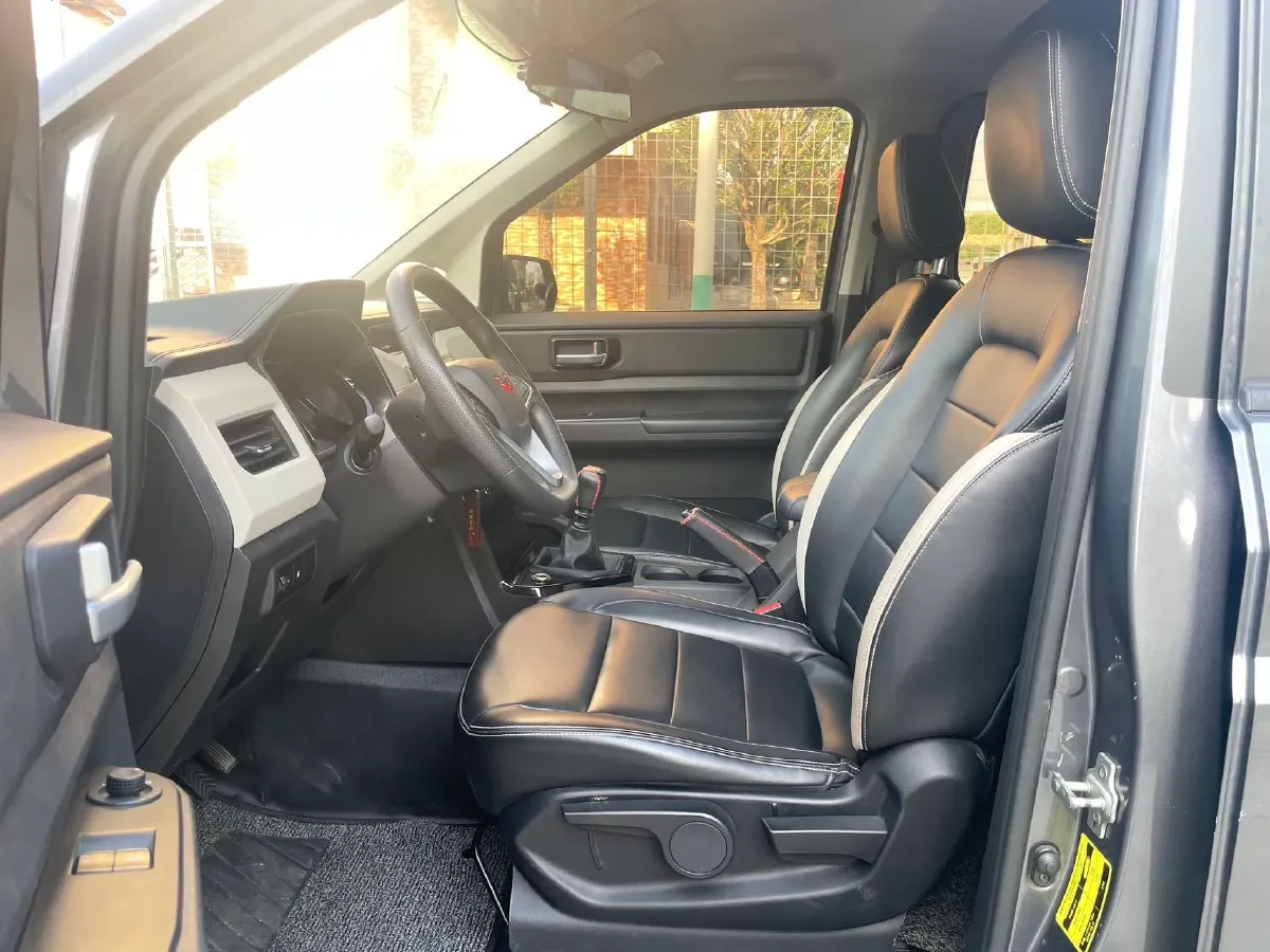 2021 WuLing ZhengChen 1.5T 147HP L4 6MT,autocango,china used car exporter,china ev exporter,chinese used car exporter,chinese used ev exporter