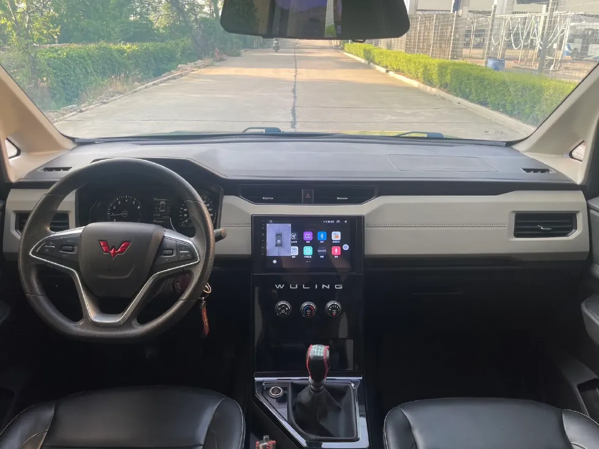 2021 WuLing ZhengChen 1.5T 147HP L4 6MT,autocango,china used car exporter,china ev exporter,chinese used car exporter,chinese used ev exporter