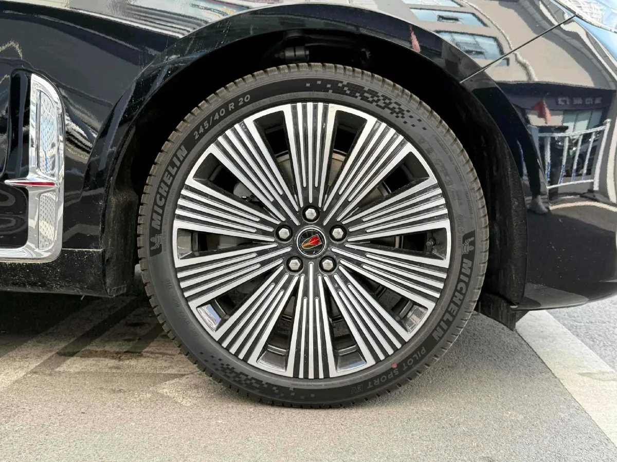 2025 HongQi H9 2.0T 252HP L4 8AT,autocango,china used car exporter,china ev exporter,chinese used car exporter,chinese used ev exporter