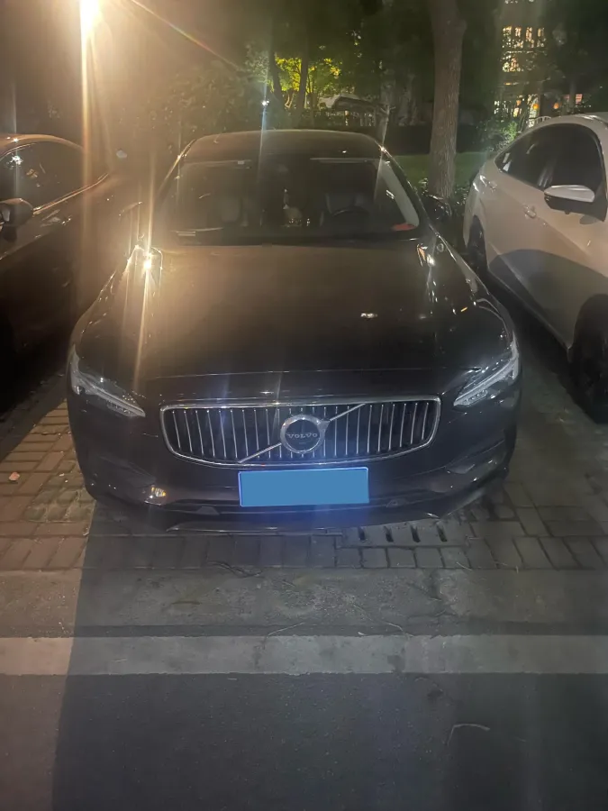 2018 Volvo S90 2.0T 190HP L4 8AT,autocango,china used car exporter,china ev exporter,chinese used car exporter,chinese used ev exporter