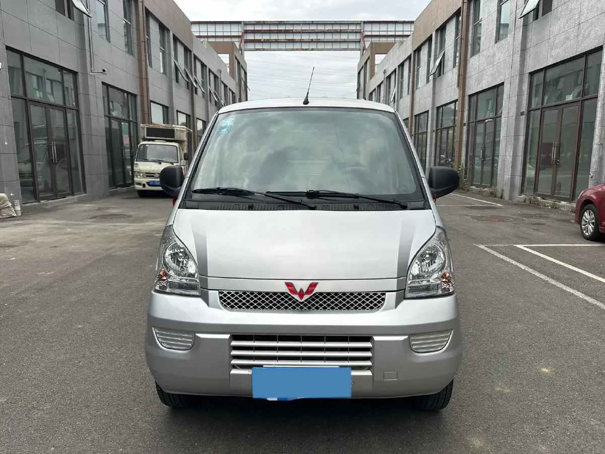 2019 WuLing RongGuang 1.5L 107HP L4 5MT,autocango,china used car exporter,china ev exporter,chinese used car exporter,chinese used ev exporter