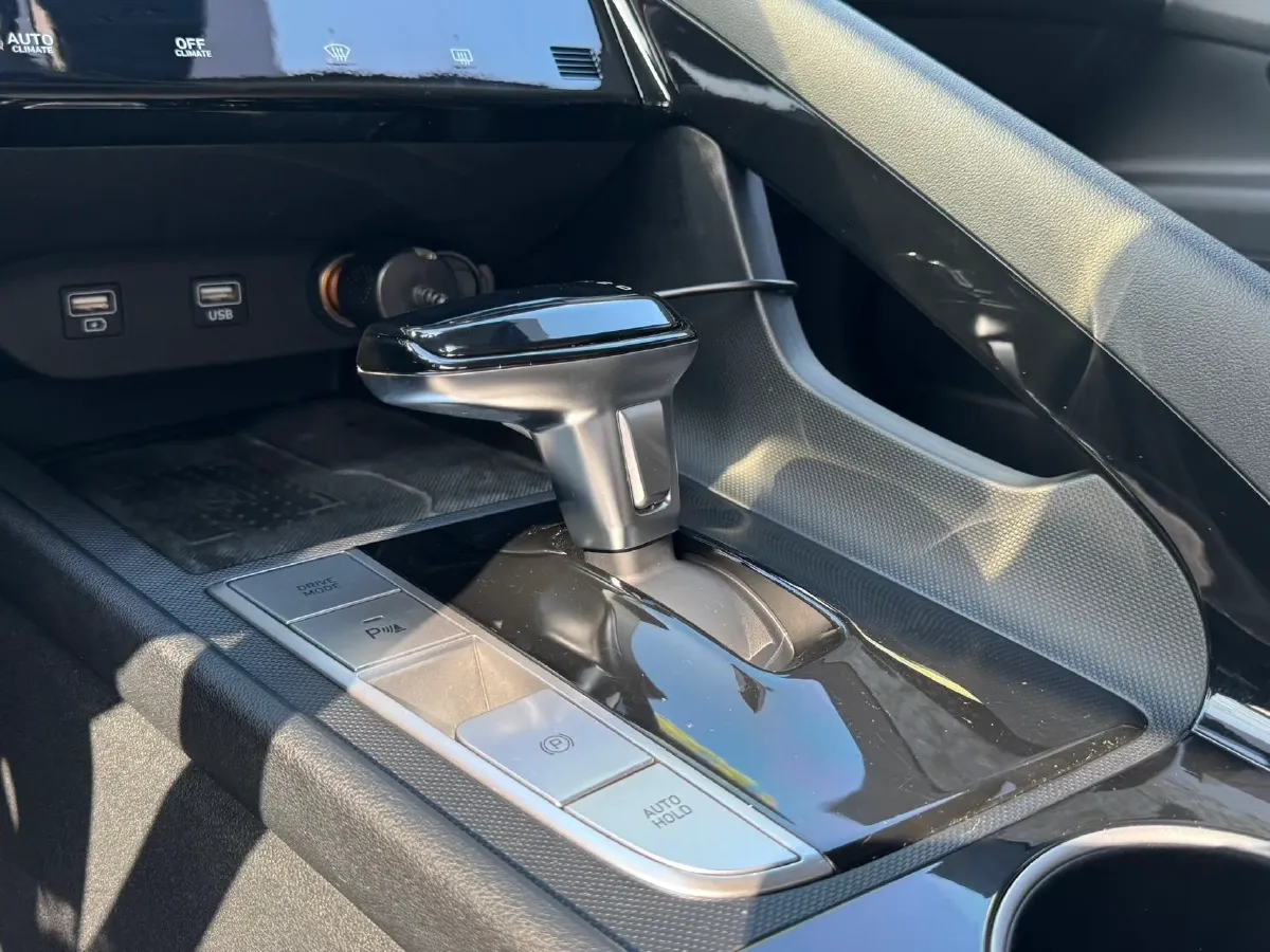 2021 Hyundai Elantra 1.5L 115HP L4 CVT,autocango,china used car exporter,china ev exporter,chinese used car exporter,chinese used ev exporter