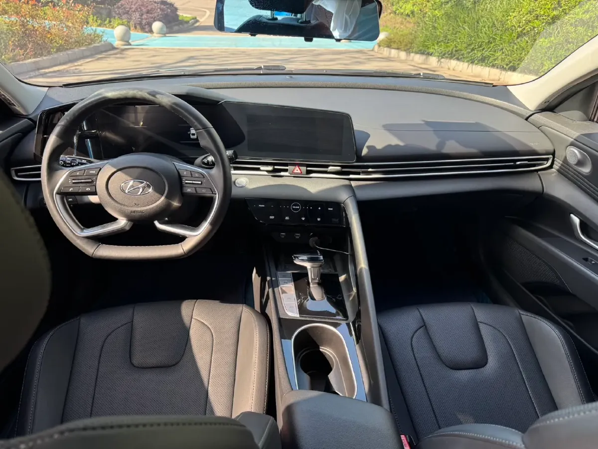 2021 Hyundai Elantra 1.5L 115HP L4 CVT,autocango,china used car exporter,china ev exporter,chinese used car exporter,chinese used ev exporter