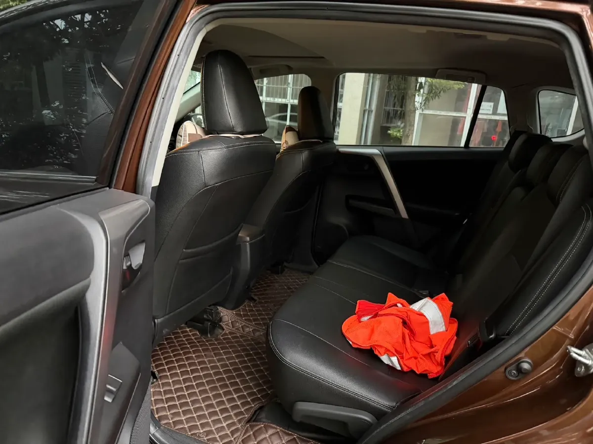 2019 Toyota RAV4 2.0L 151HP L4 CVT,autocango,china used car exporter,china ev exporter,chinese used car exporter,chinese used ev exporter