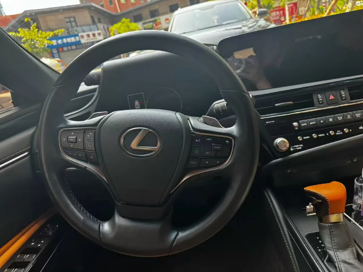 2022 Lexus ES 2.0L 173HP L4 CVT,autocango,china used car exporter,china ev exporter,chinese used car exporter,chinese used ev exporter