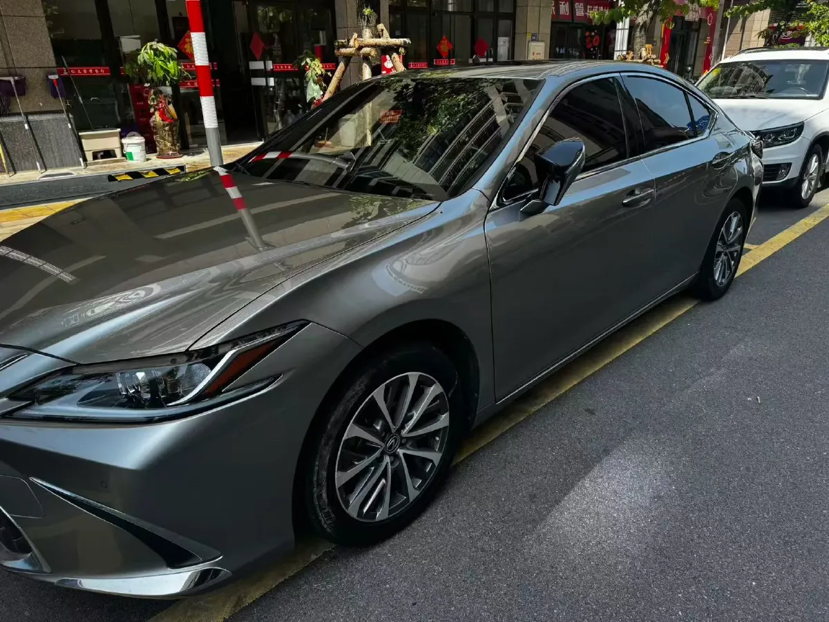 2022 Lexus ES 2.0L 173HP L4 CVT,autocango,china used car exporter,china ev exporter,chinese used car exporter,chinese used ev exporter