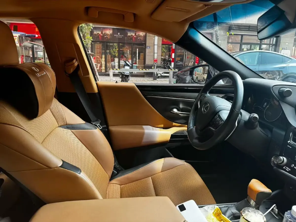 2022 Lexus ES 2.0L 173HP L4 CVT,autocango,china used car exporter,china ev exporter,chinese used car exporter,chinese used ev exporter