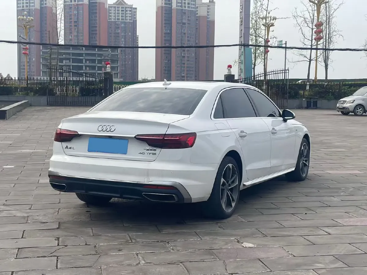 2022 Audi A4L 2.0T 190HP L4 7DCT,autocango,china used car exporter,china ev exporter,chinese used car exporter,chinese used ev exporter