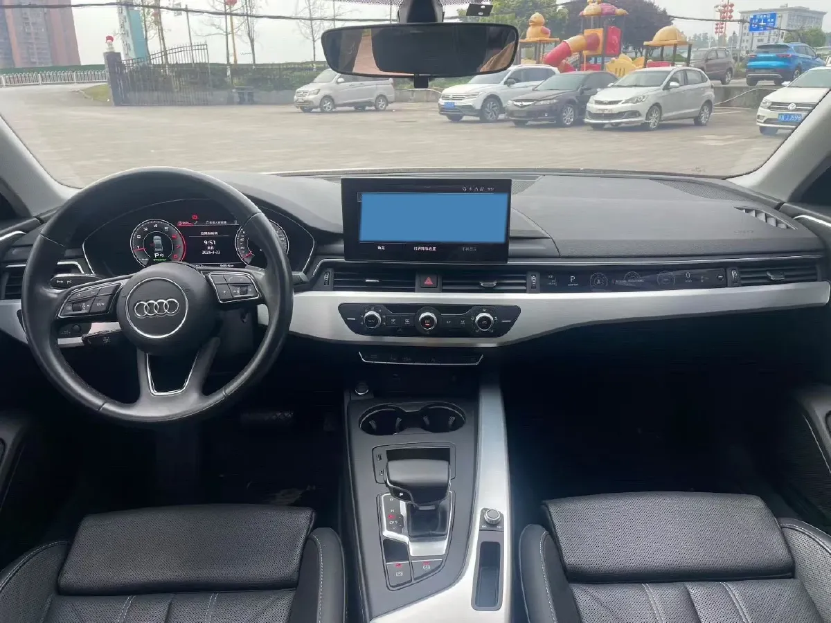 2022 Audi A4L 2.0T 190HP L4 7DCT,autocango,china used car exporter,china ev exporter,chinese used car exporter,chinese used ev exporter