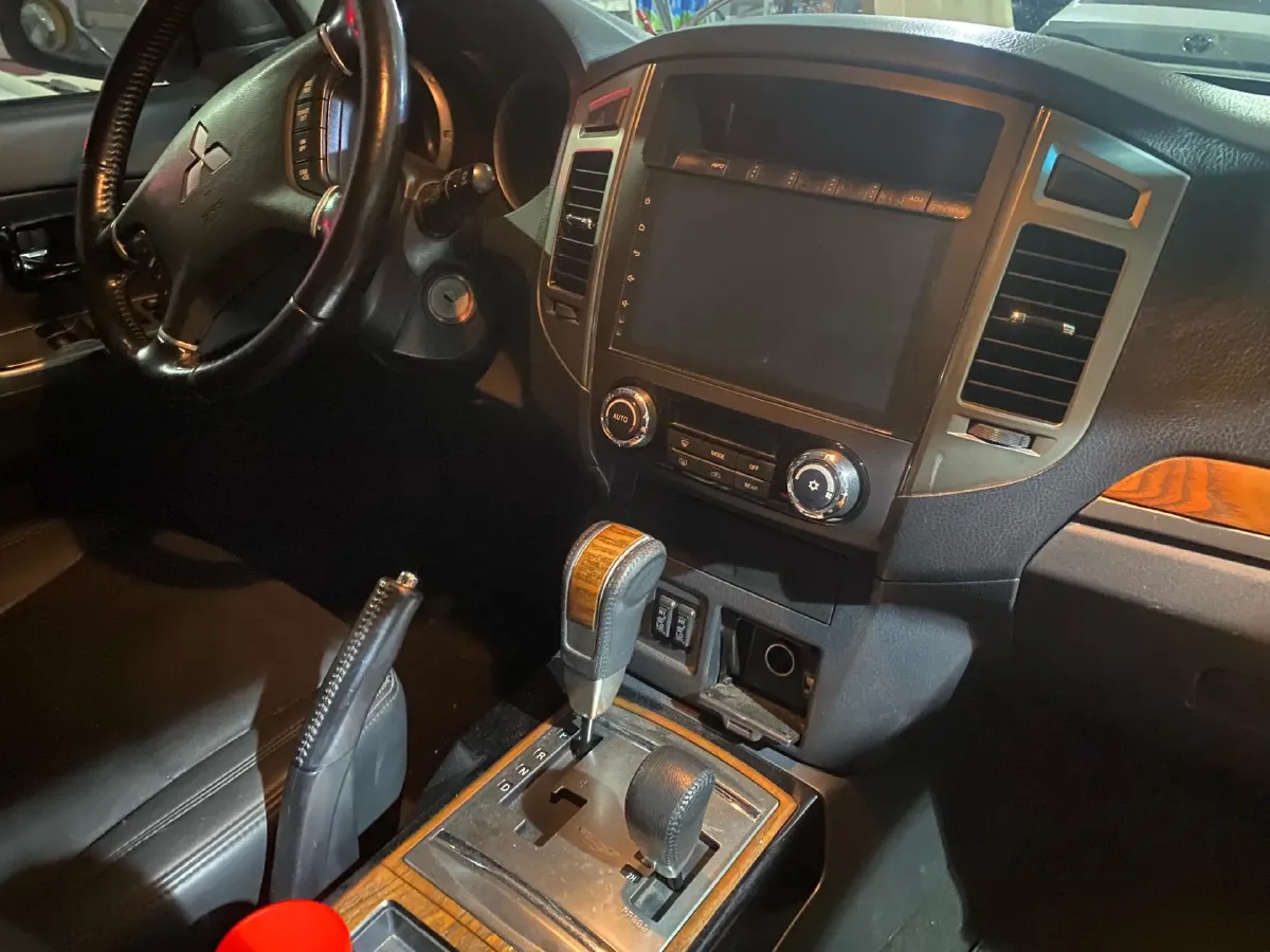 2018 Mitsubishi Pajero 3.0L 174HP V6 5AT,autocango,china used car exporter,china ev exporter,chinese used car exporter,chinese used ev exporter