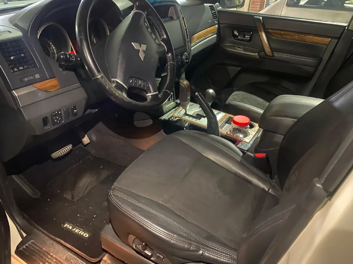 2018 Mitsubishi Pajero 3.0L 174HP V6 5AT,autocango,china used car exporter,china ev exporter,chinese used car exporter,chinese used ev exporter