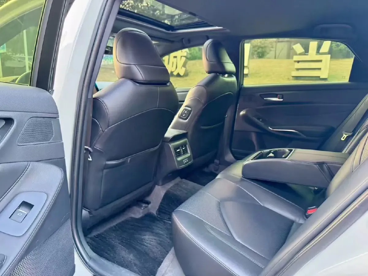 2023 Toyota Avalon 2.0L 177HP L4 CVT,autocango,china used car exporter,china ev exporter,chinese used car exporter,chinese used ev exporter