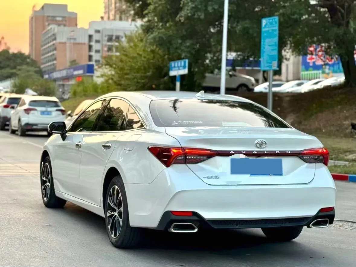 2023 Toyota Avalon 2.0L 177HP L4 CVT,autocango,china used car exporter,china ev exporter,chinese used car exporter,chinese used ev exporter