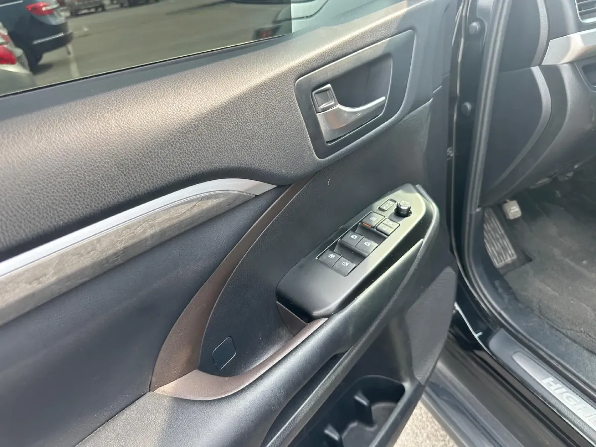 2021 Toyota Highlander 2.0T 220HP L4 6AT,autocango,china used car exporter,china ev exporter,chinese used car exporter,chinese used ev exporter