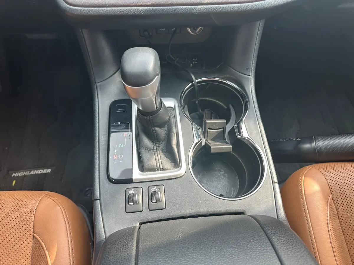 2021 Toyota Highlander 2.0T 220HP L4 6AT,autocango,china used car exporter,china ev exporter,chinese used car exporter,chinese used ev exporter