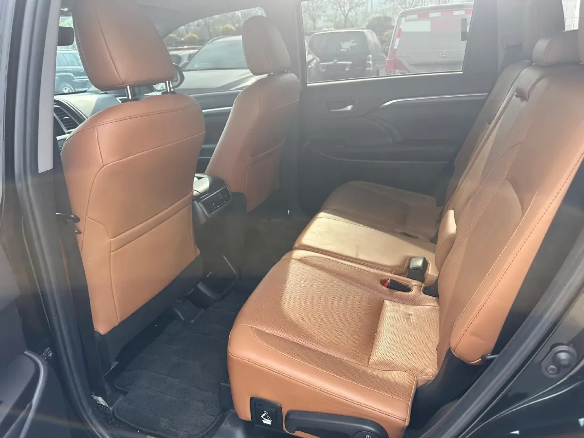 2021 Toyota Highlander 2.0T 220HP L4 6AT,autocango,china used car exporter,china ev exporter,chinese used car exporter,chinese used ev exporter