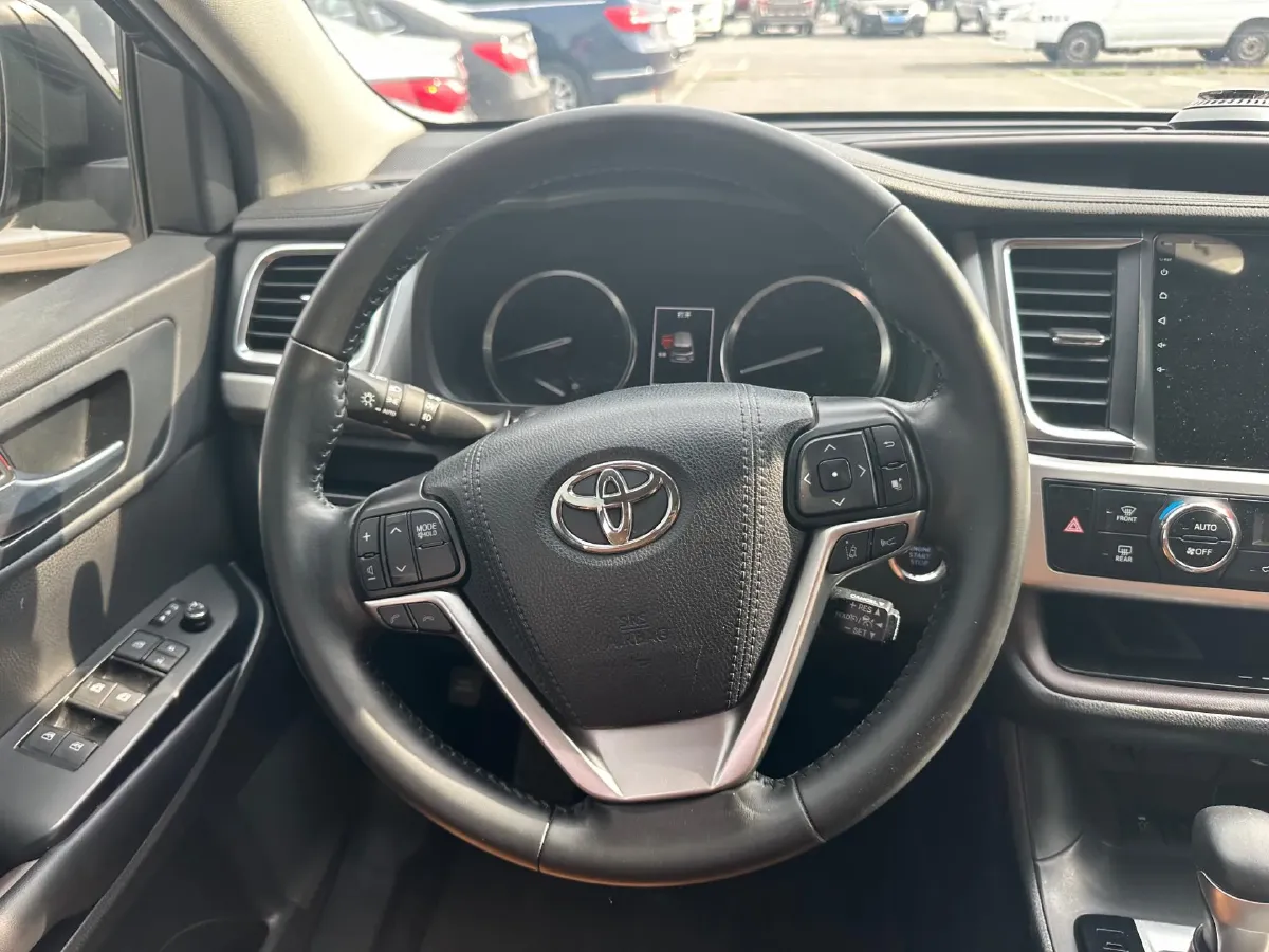 2021 Toyota Highlander 2.0T 220HP L4 6AT,autocango,china used car exporter,china ev exporter,chinese used car exporter,chinese used ev exporter