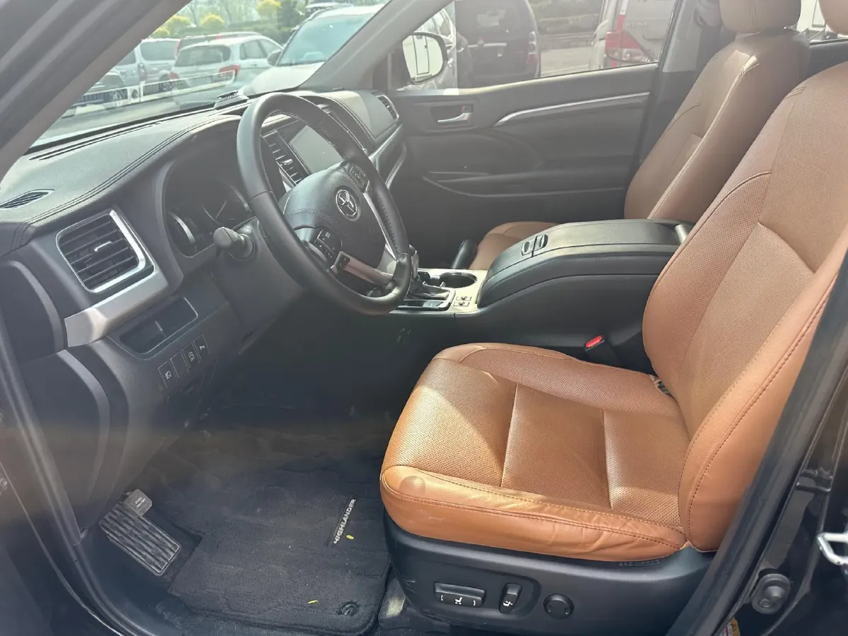 2021 Toyota Highlander 2.0T 220HP L4 6AT,autocango,china used car exporter,china ev exporter,chinese used car exporter,chinese used ev exporter