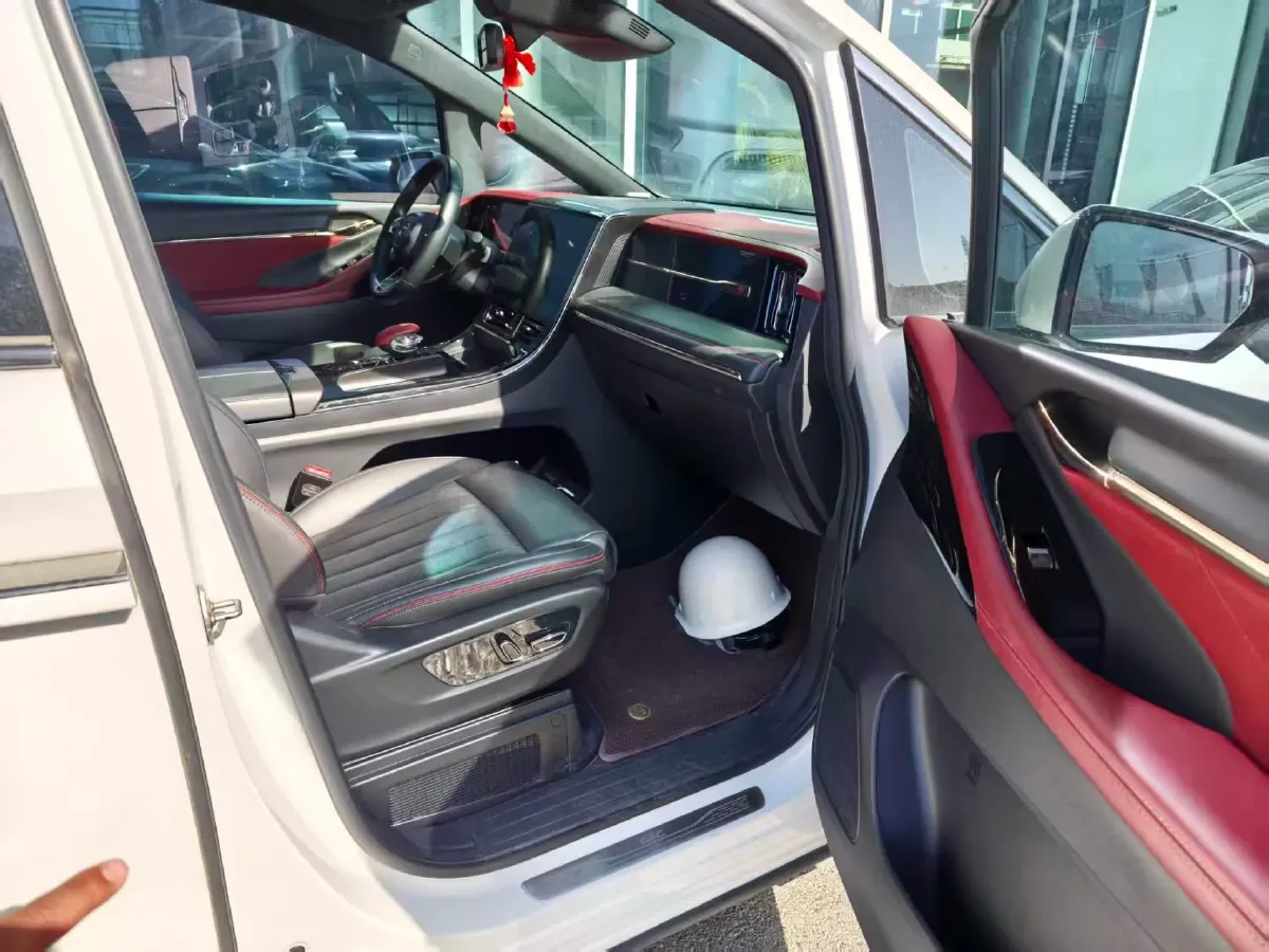 2023 GAC Trumpchi M8 2.0T 252HP L4 8AT,autocango,china used car exporter,china ev exporter,chinese used car exporter,chinese used ev exporter