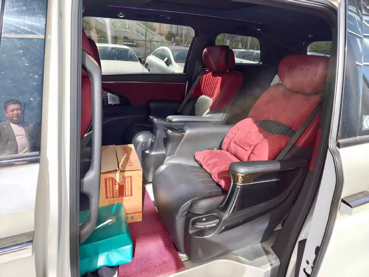 2023 GAC Trumpchi M8 2.0T 252HP L4 8AT,autocango,china used car exporter,china ev exporter,chinese used car exporter,chinese used ev exporter