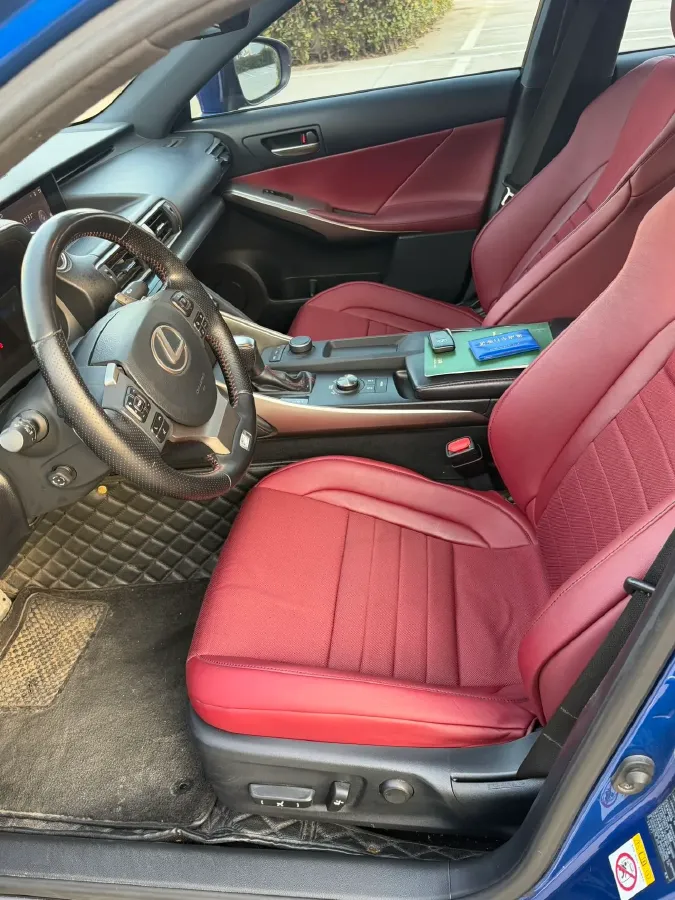 2017 Lexus IS 2.0T 245HP L4 8AT,autocango,china used car exporter,china ev exporter,chinese used car exporter,chinese used ev exporter