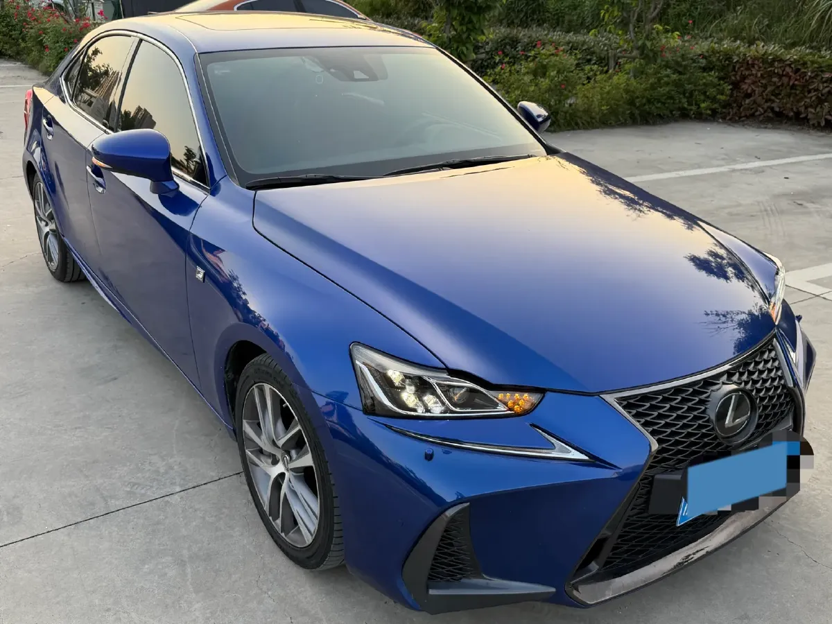 2017 Lexus IS 2.0T 245HP L4 8AT,autocango,china used car exporter,china ev exporter,chinese used car exporter,chinese used ev exporter
