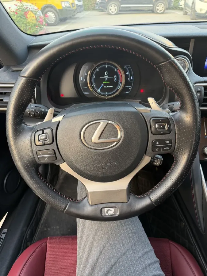 2017 Lexus IS 2.0T 245HP L4 8AT,autocango,china used car exporter,china ev exporter,chinese used car exporter,chinese used ev exporter