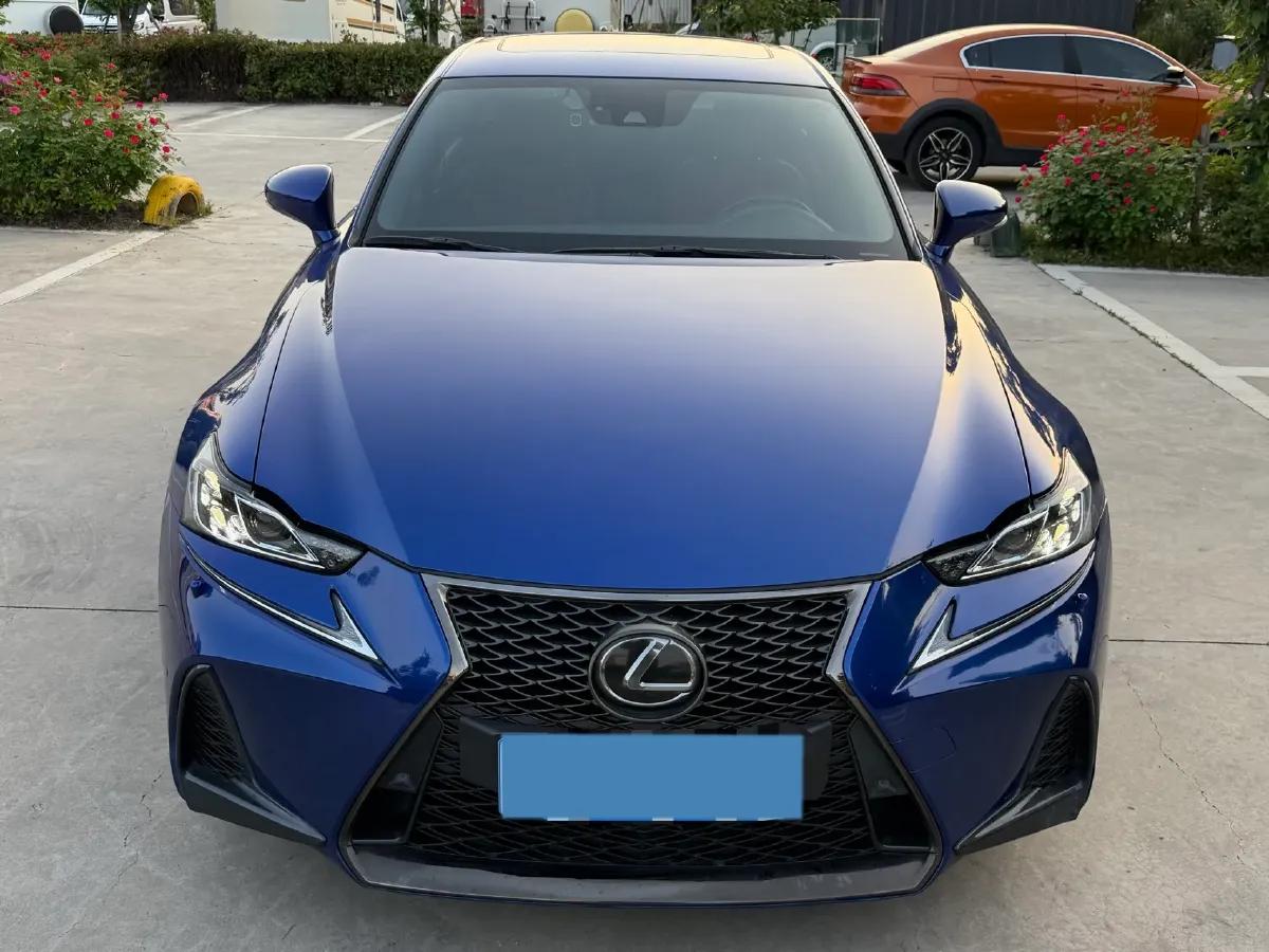2017 Lexus IS 2.0T 245HP L4 8AT,autocango,china used car exporter,china ev exporter,chinese used car exporter,chinese used ev exporter